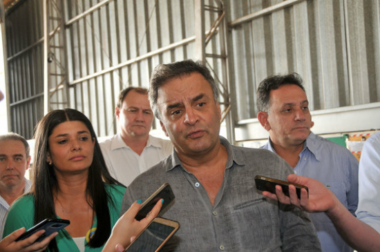 Aécio Neves no aeroporto de Campo Grande - Foto: Valdenir Rezende / Correio do Estado