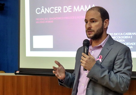 Com palestra do mastologista Luiz Zucca e depoimento da supervivente Jussara Del Moral, evento levantou diversos aspectos sobre o câncer de mama