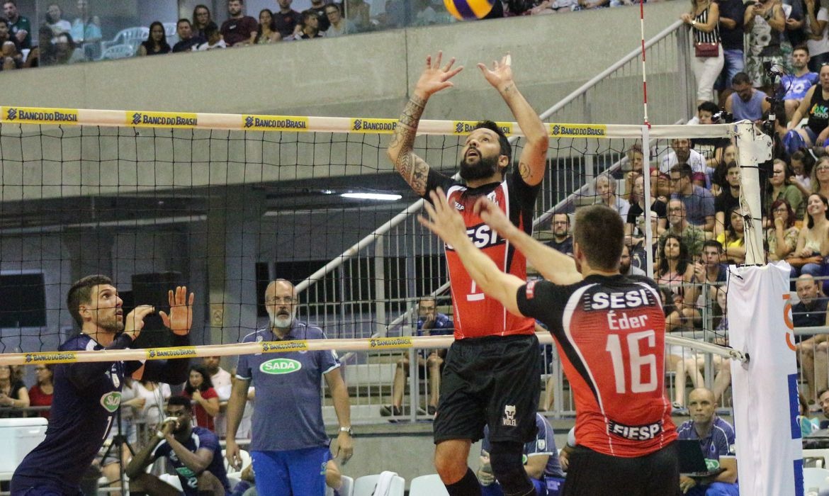 Ligas nacionais de vôlei retornam às quadras no dia 1° de junho. Foto: Demétrio/Sesi