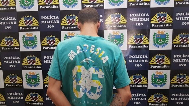 Homem preso com 24 tabletes durante Operação Divisa Segura VII. Foto: ASSECOM 13º BPM.