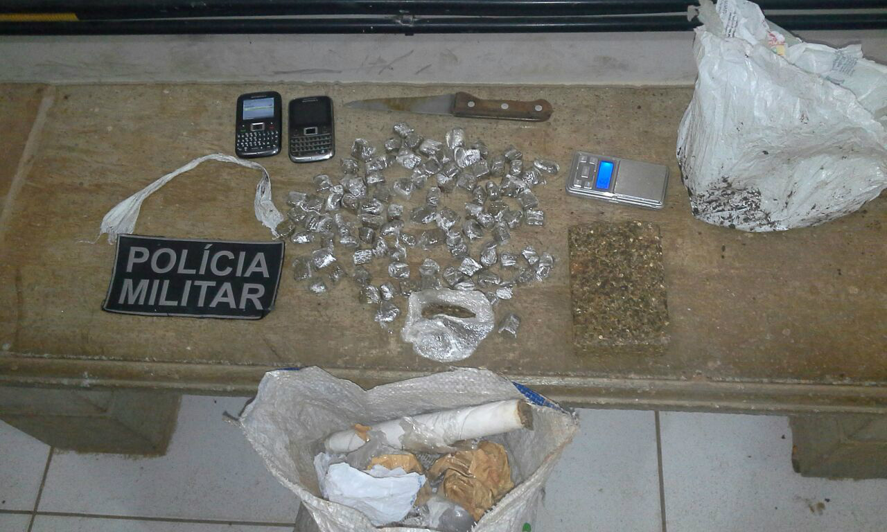 Balança de precisão, apetrechos para preparar droga apreendidos no apartamento 201,a droga apreendida totalizou 479, gramas.Foto:Rádio Caçula