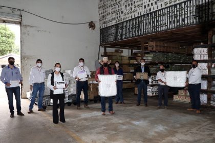 Prefeitura de Três Lagoas recebe a doação de mais de 17 mil itens de prevenção da JSL. Foto: Ass. Comunicação da Prefeitura de Três Lagoas