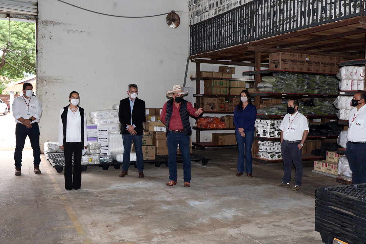 Prefeitura de Três Lagoas recebe a doação de mais de 17 mil itens de prevenção da JSL. Foto: Ass. Comunicação da Prefeitura de Três Lagoas