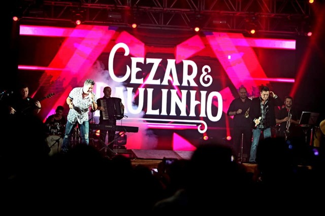 Show da dupla sertaneja César e Paulinho realizado no sábado (17). Foto: Assessoria da Prefeitura de Três Lagoas.