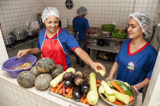 O Ministério da Defesa investirá R$ 16,2 milhões para comprar alimentos da agricultura familiar