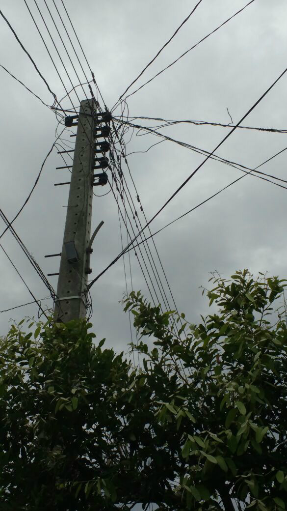Poste está sem lâmpada de energia. Foto: Whatsapp