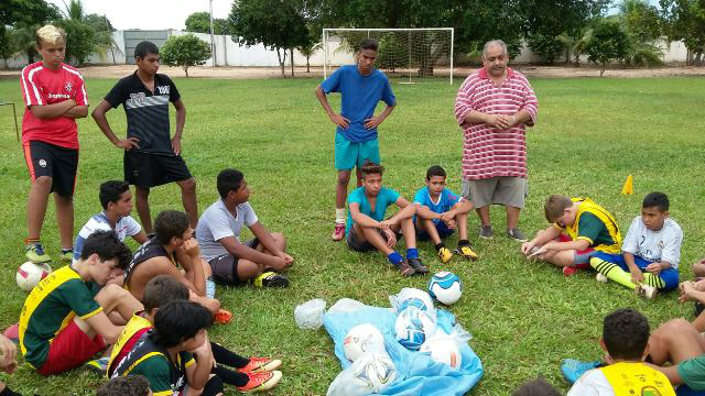 Nelsão da Conveniência (padrinho da escolinha de futebol), Professores e Atletas