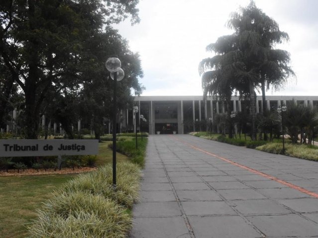 Entrada da sede do TJMS, no Parque dos Poderes. (Foto: Paulo Francis/Arquivo).