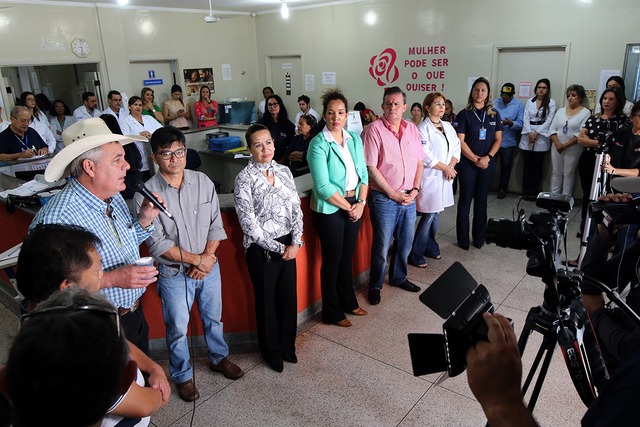 Solenidade para entrega dos novos equipamentos à Clinica da Mulher. Foto: Assessoria. 