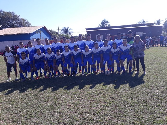 Equipe TL Cidade das Águas é a campeã da 1ª Copa de Futebol Suíço Abílio Campos. Foto: Arquivo pessoal.