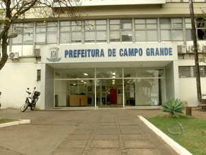 Prefeitura diz que vai economizar R$ 1 mi por mêscom as demissões (Foto: Reprodução/TV Morena)