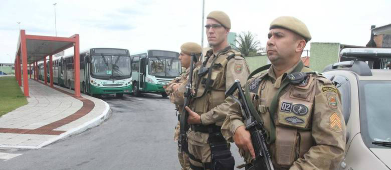 Após ataques a ônibus, coletivos estão saindo as ruas com escolta