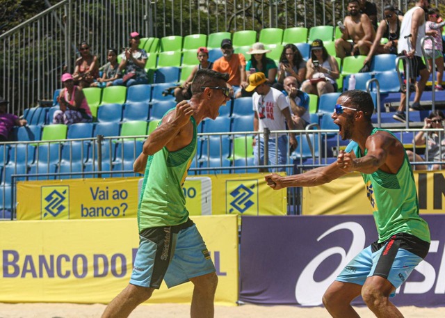 A dupla fornada pelo três-lagoense Arthur Silva  e o paranaense Adrielson ganharam o título de vice-campeão e honrou o esporte do Município com a medalha de prata do Campeonato. Foto: Divulgação.