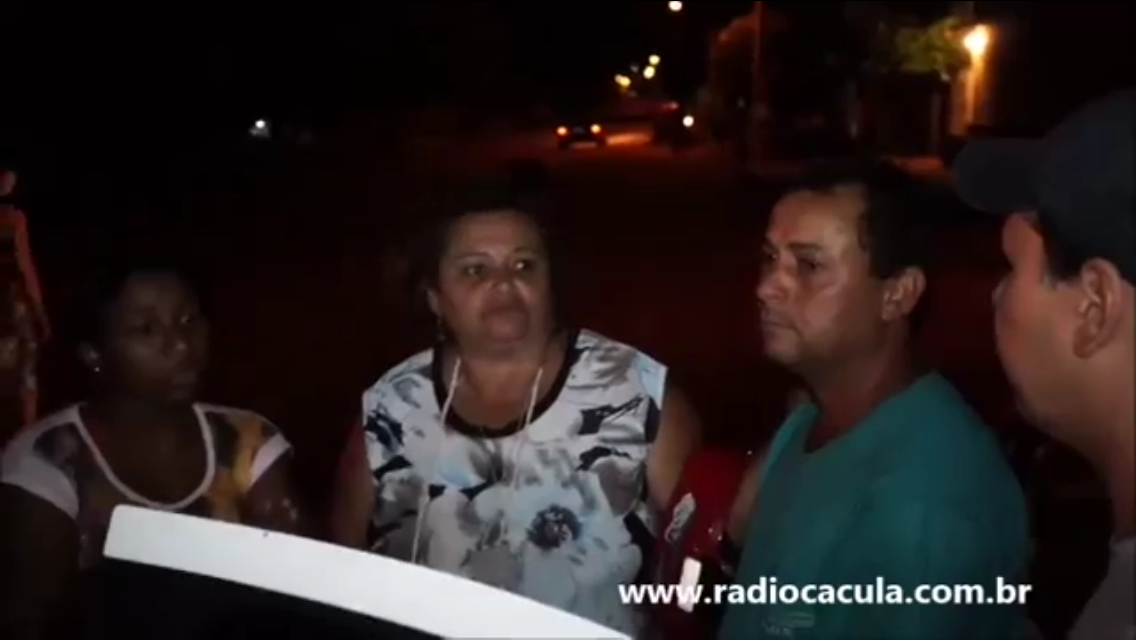 João Barbosa, abalado ao ver sua casa destruída.
