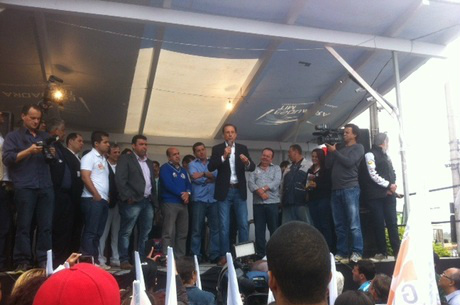 Skaf subiu em palanque em Embu-Guaçu; campanha nega comício