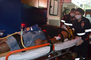 Victor foi atingido com tiros nas costas - Foto: Osvaldo Duarte