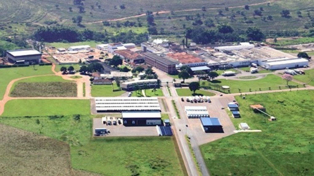 Mais de 300 vagas em processo seletivo nas áreas de abate, desossa, manutenção e operação estão disponíveis no processo seletivo da JBS/Friboi de Andradina (SP). Foto: Divulgação