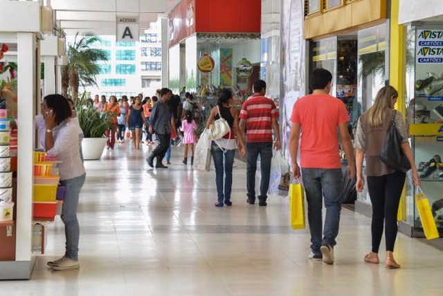 Associação de shoppings espera um crescimento de 2% no (NatalArquivo/Valter Campanato/Agência BrasilNovas regras favorecem contratação)