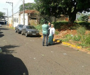 Revoltada, Lucimar Rosa rebateu a denúncia e disse que espalhou somente três santinhos (Foto: Valdenir Rezende / Correio do Estado)