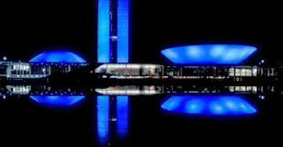 Brasília, iluminada de Azul em alusão à campanha.