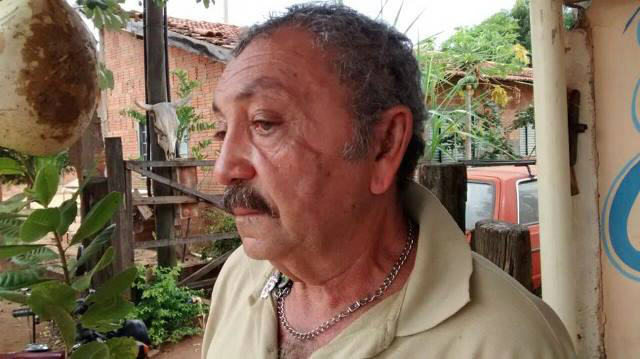 Manoel de Souza Brito, idoso que foi baleado na região do maxiliar onde a bala atravessou e ficou alojada. Foto: Rádio Caçula