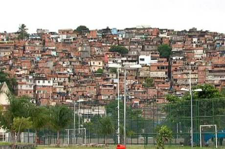 Crime aconteceu no Morro do Dendê (Foto: Reprodução Rede Record)
