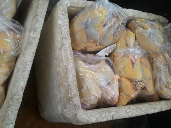 Frangos eram comercializados em Irapuru (Foto: Cedida/Polícia Militar)
