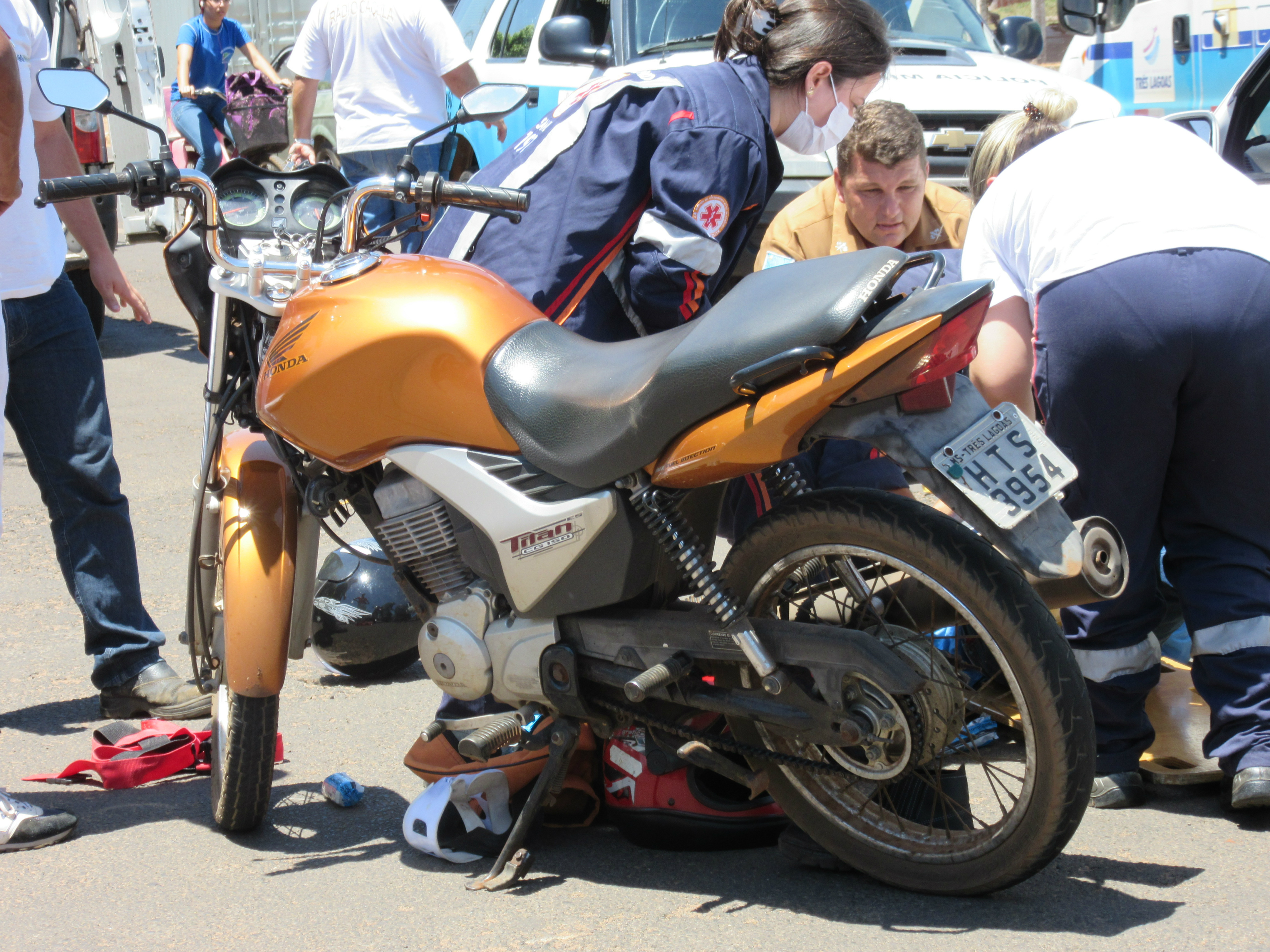 A colisão lateral deixou feridos e trânsito lento. Foto: Rádio Caçula