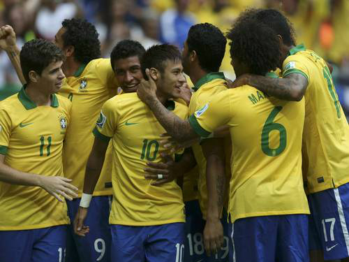 Os gols brasileiros foram feitos por Dante, Neymar e Fred (2).