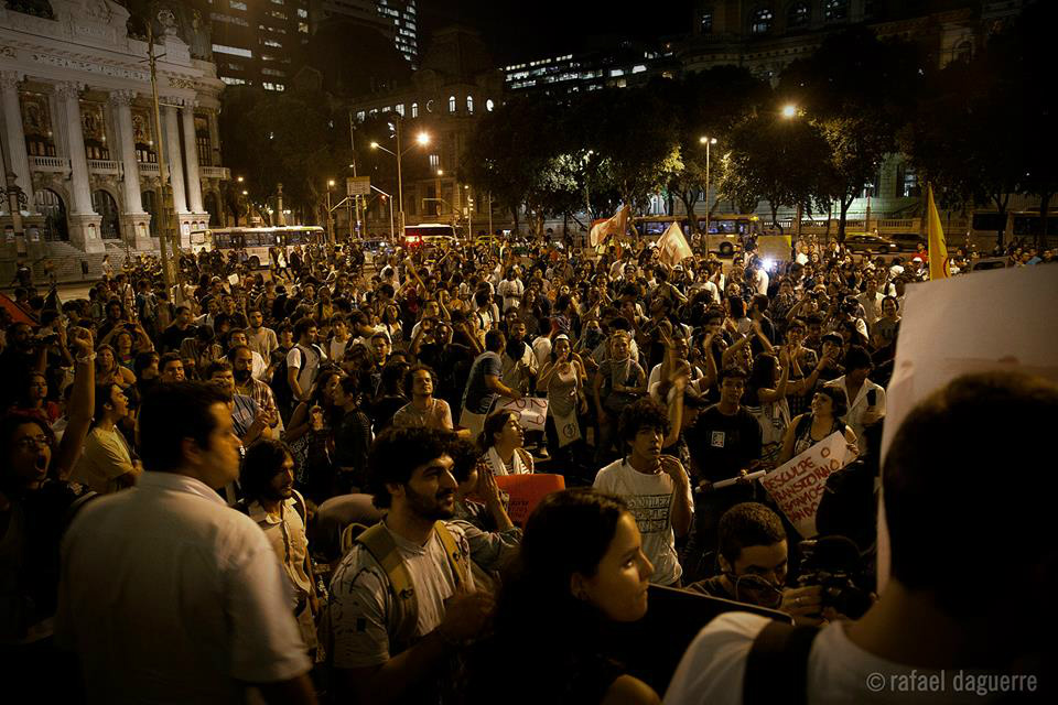 A manifestação partiu da Av. Afonso Pena em direção à Pedro Celestino. “Vem para rua, vem para rua