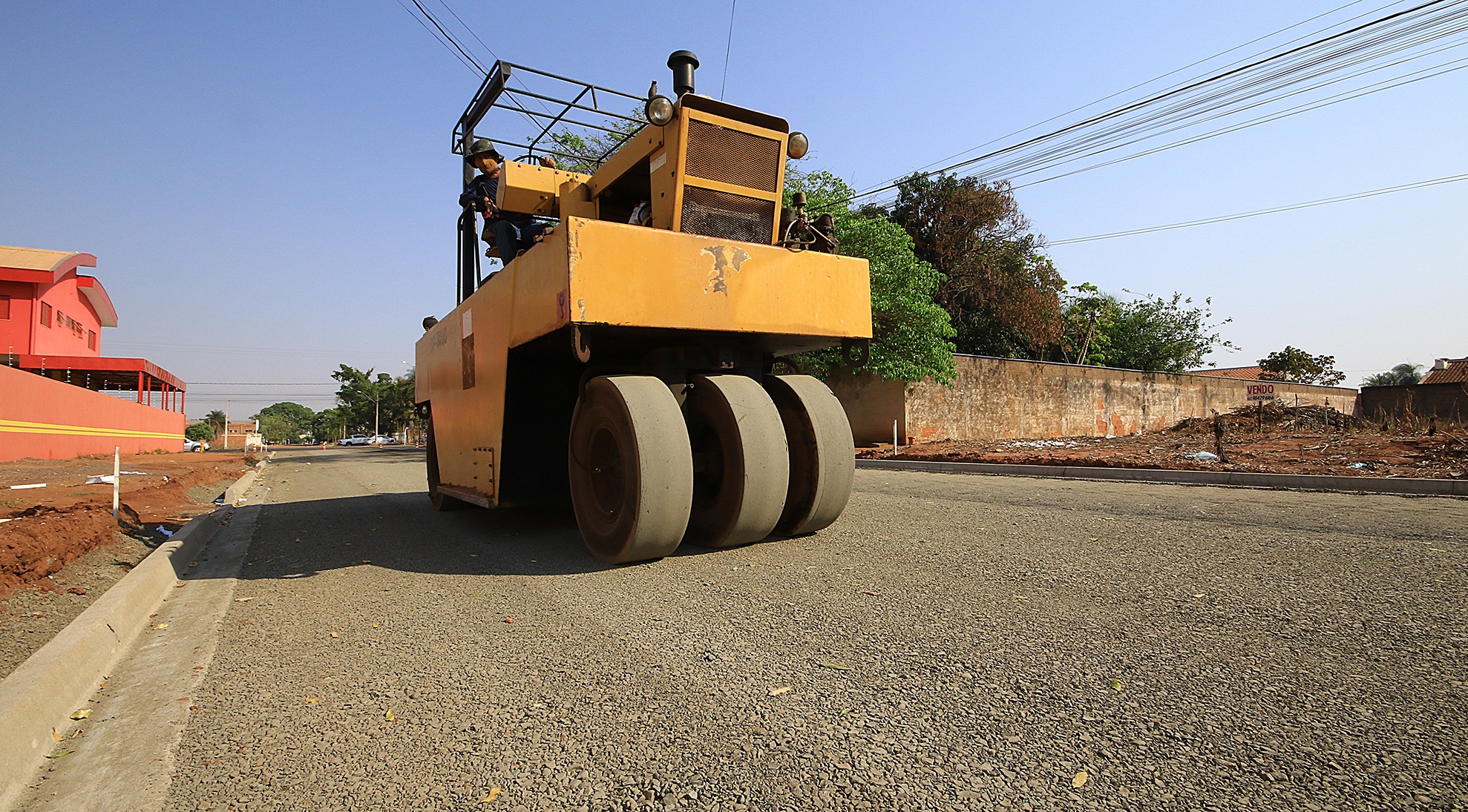 Vias dos bairros Jardim Alvorada e Vila Nova II serão pavimentadas