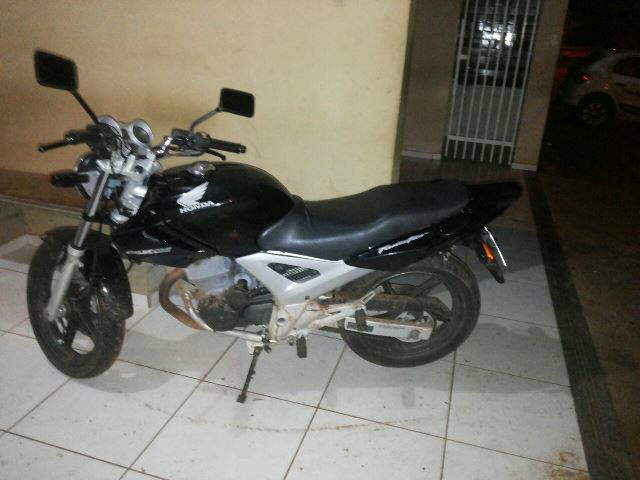 Moto utilizada no crime. Foto: Rádio Caçula