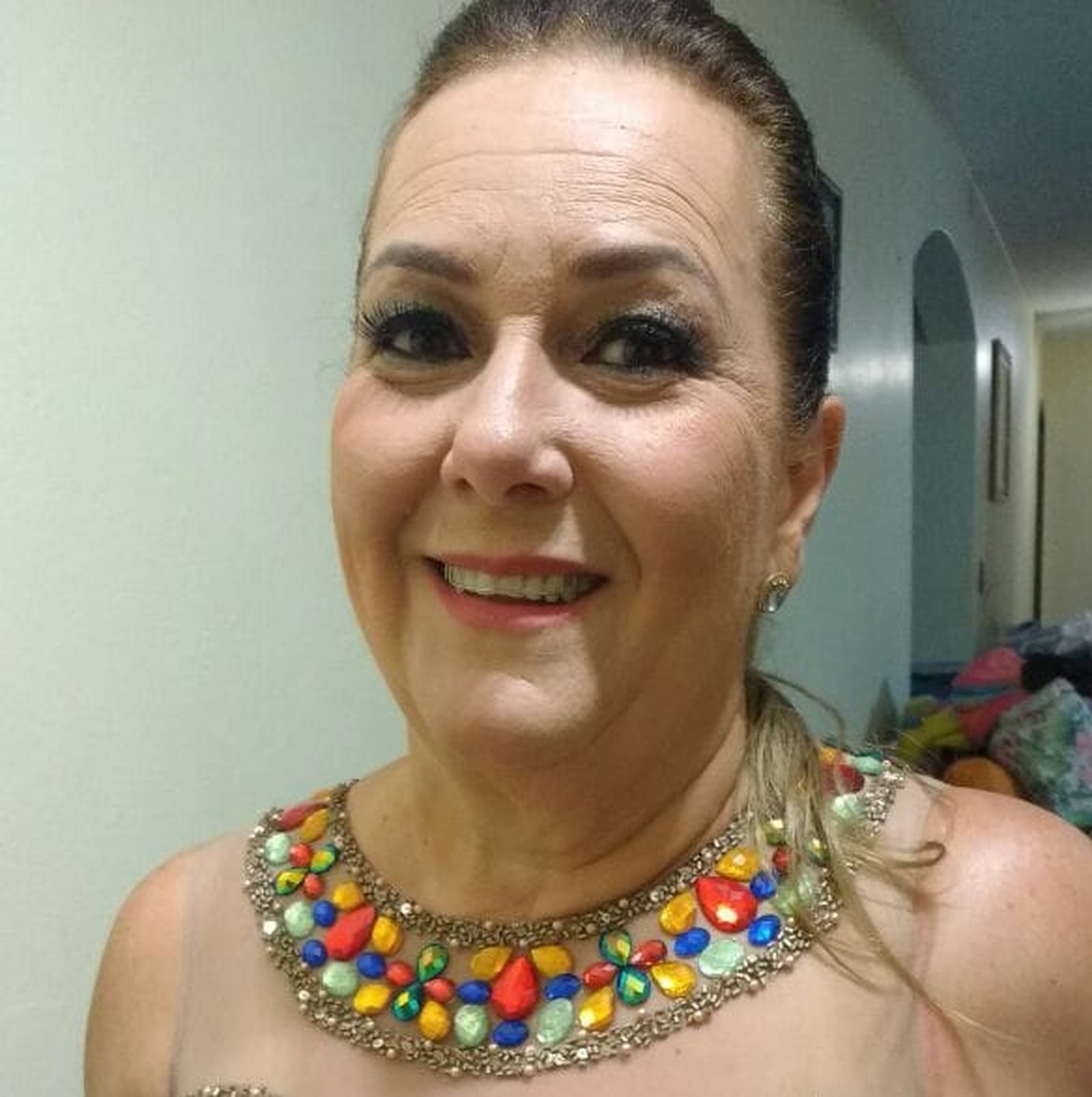 A vítima do feminicídio é Angela Jorge, de 62 anos, professora de Língua Portuguesa e de família tradicional da cidade - Foto: Reprodução / Redes Sociais