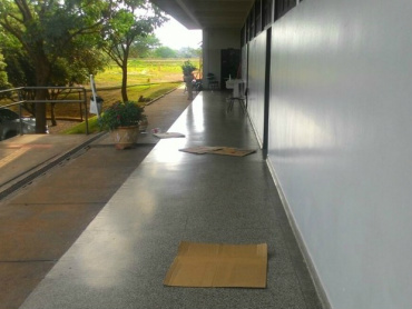 Alunos deixaram prédio da UEMS após decisão judicial (Foto: Assessoria UEMS/Divulgação)