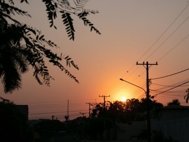 Campo Grande terá máxima de 38°C nesta segunda-feira. (Foto: Henrique Kawaminami)