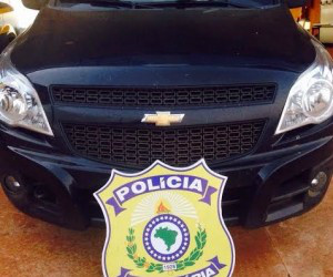O veículo foi encontrado na região da fronteira (Foto: Divulgação/Polícia)