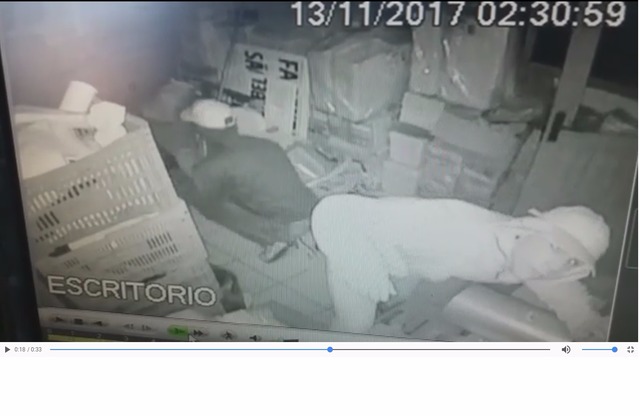 Estabelecimento comercial fica localizado na avenida Filinto Muller, no Centro.(Reprodução / Comera Segurança).