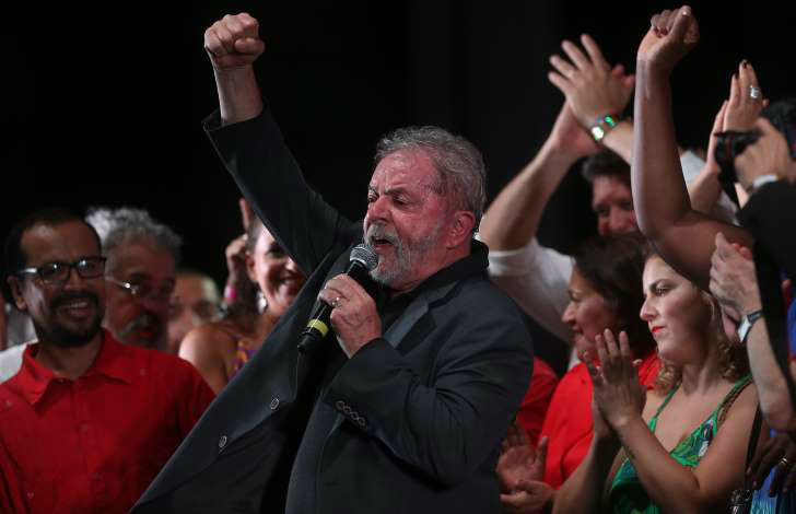 Foto: Fabio Motta/Estadão Conteúdo Durante a festa de 36 anos do PT, ex-presidente pediu que o partido ajude a presidente Dilma Rousseff. 