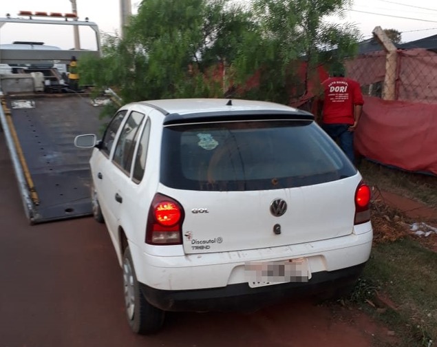 Veículo gol recuperado pela por policiais civis do 3º DP/TL. Foto: Polícia Civil.