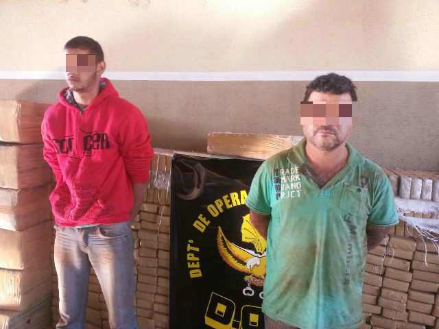 J. A. S. e A. S. acusados de ser batedores de uma carga de 1,5 tonelada de maconha.