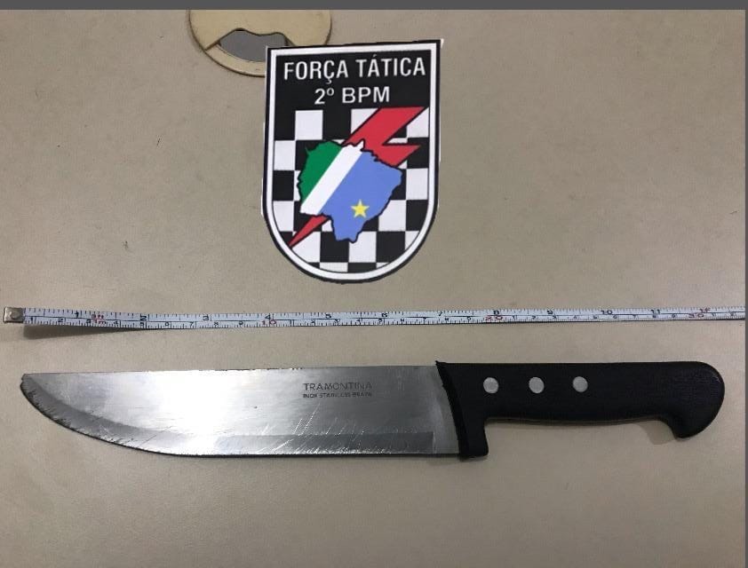 A arma branca usada no crime foi apreendida pela Polícia Militar. Foto: PMMS/Rádio Caçula.