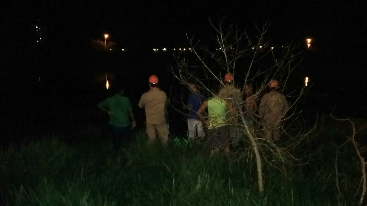 O homem pulou no lago depois de ingerir bebida alcoólica. Foto: Rádio Caçula.