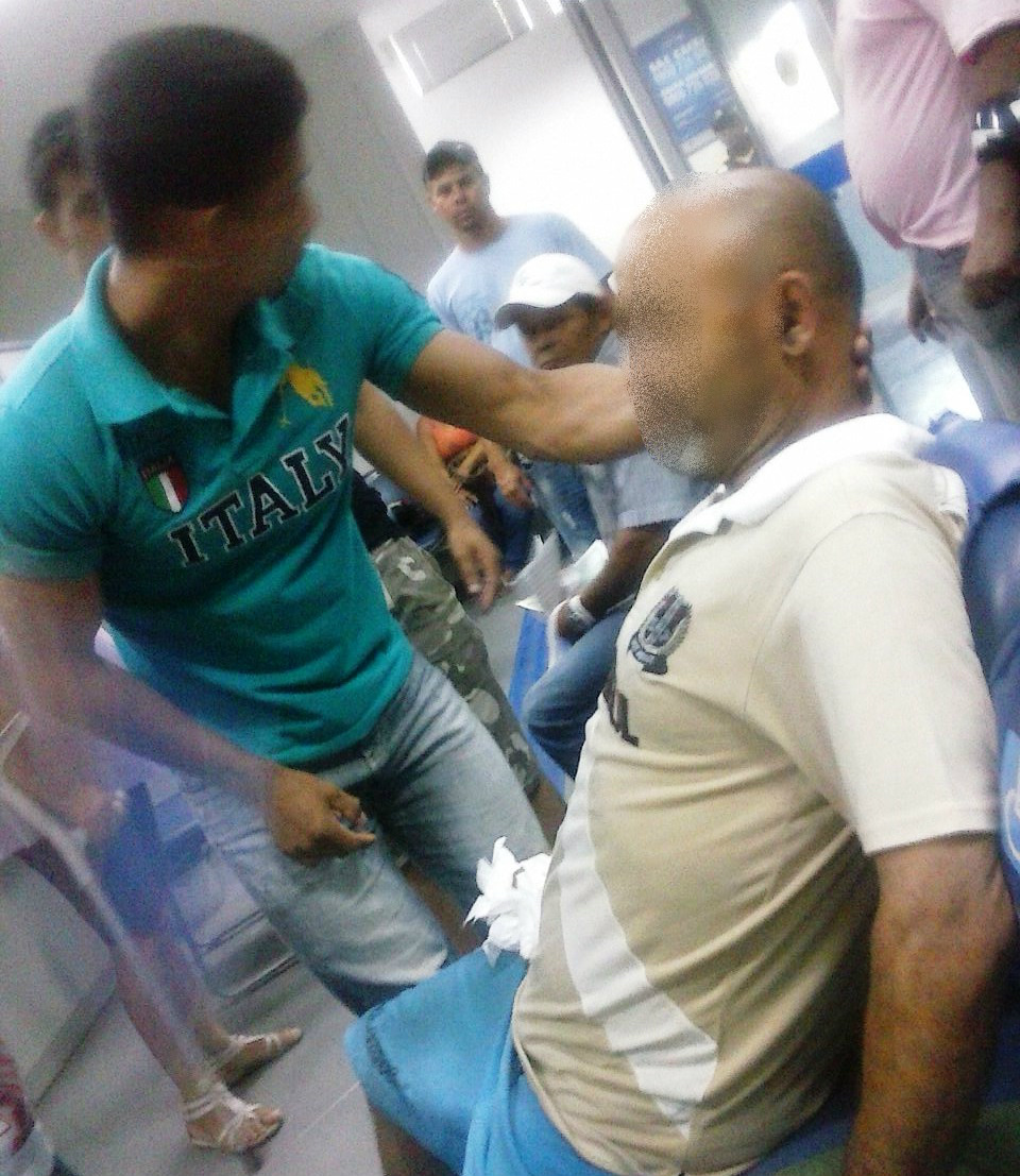 Homem precisou de atendimento do SAMU, mas não haviam viaturas disponíveis. Foto: Rádio Caçula 