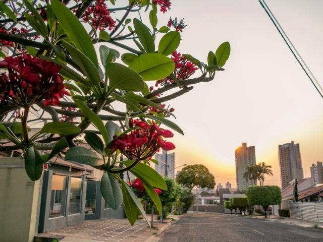 Temperatura máxima poderá chegar aos 33°C em Campo Grande. (Foto: Henrique Kawaminami)