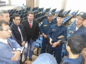 Foto: Hosana de LourdesMilitares conversaram hoje com os vereadores do município