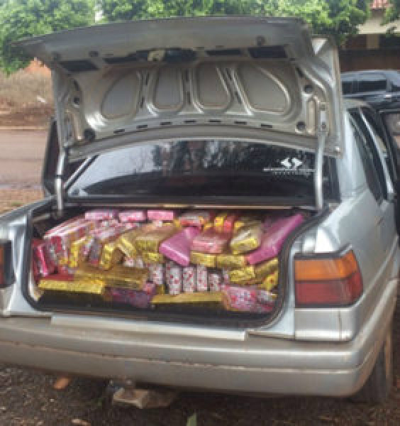 Droga seria levada até Presidente Prudente (SP) e estava embrulhada em papel de presente. (Foto: Fátima News)