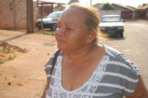 Mãe está abalada com morte de único filho homem (Foto: Simão Nogueira)