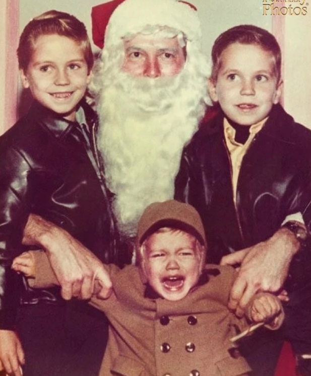 Site 'Awkward Family Photos' traz galeria com as fotos mais bizarras tiradas em família na época do Natal (Foto: Divulgação/Awkward Family Photos)