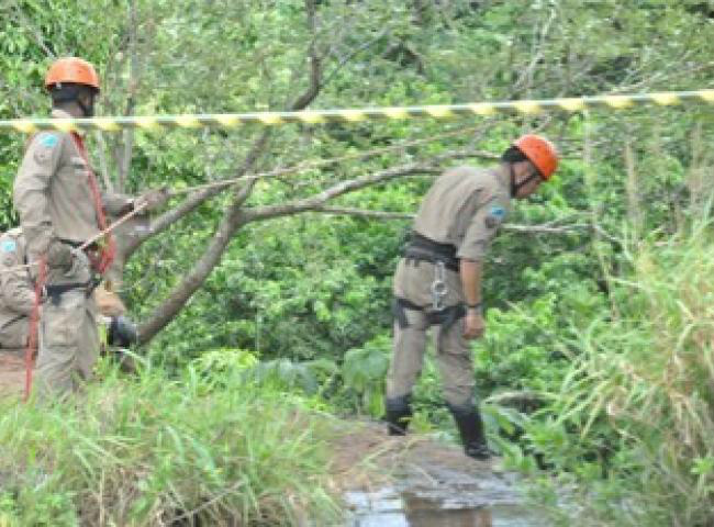 Manoel caiu de um penhasco de 35 metros, na Cachoeira do Inferninho Foto: Mídia Max