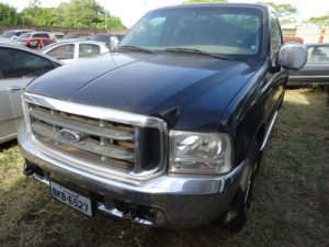 Caminhonete tem lance inicial de R$ 9 mil. (Foto: Divulgação)